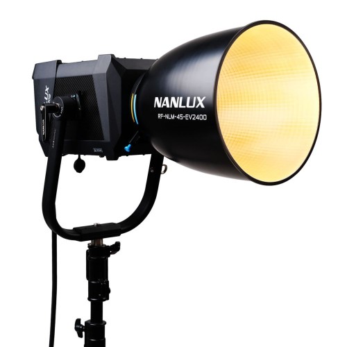 Nanlux Evoke 2400 Bi-color Spot Light met 45 graden reflector - Apparatuur Verhuur