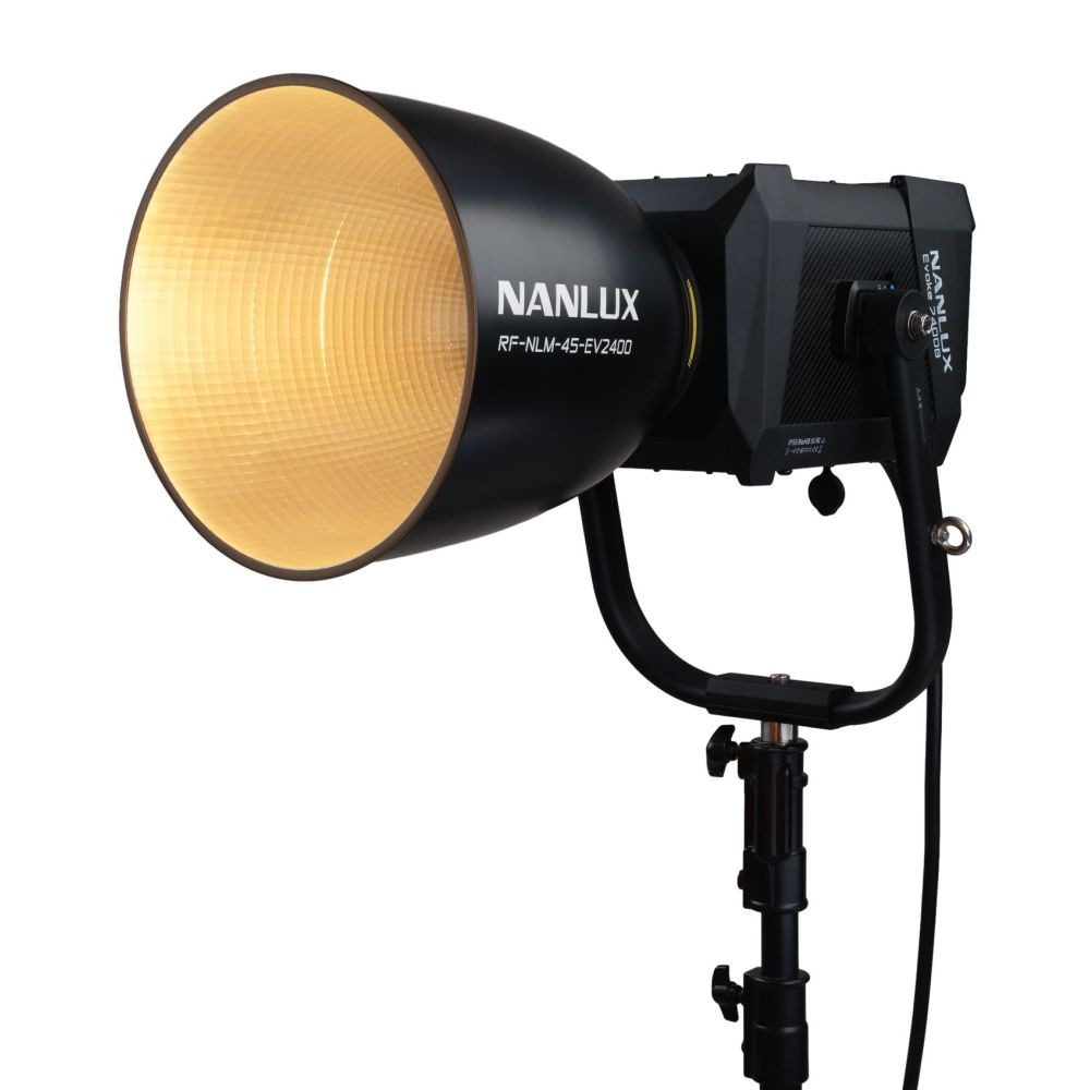 Nanlux Evoke 2400 Bi-color Spot Light met 45 graden reflector - Apparatuur Verhuur 